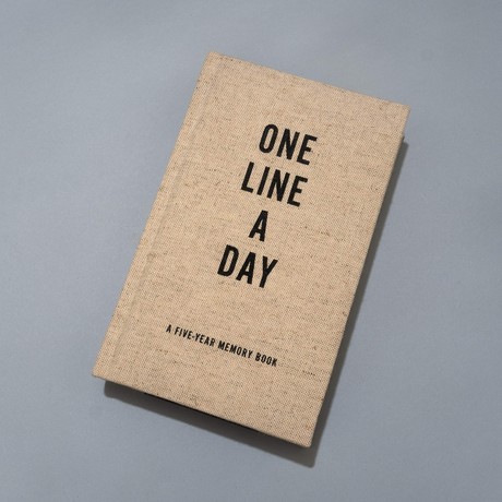 Canvas One Line a Day: A Five Year Memory Journal